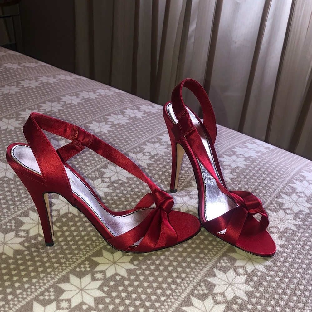 Shoes - Picture 2 of 7
